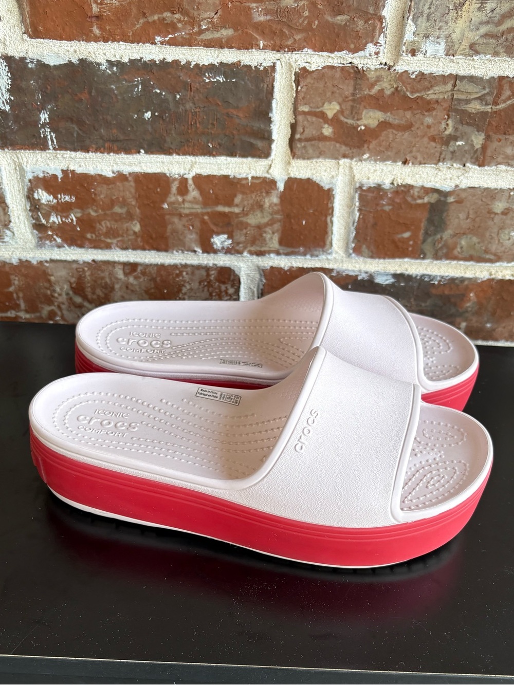 CROCS Crocband Platform Slides Sandal Size 8 Barely Pink Pepper Red